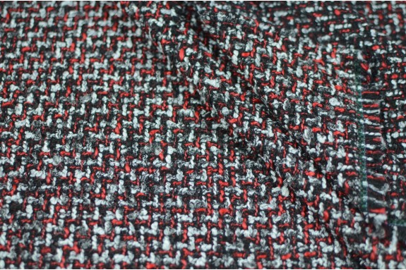 Type Chanel gris bordeaux