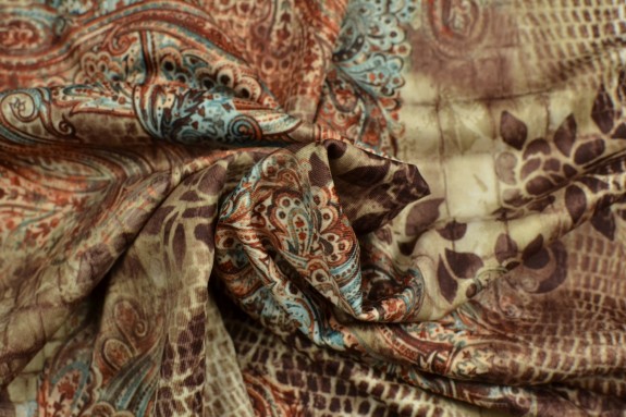 Jersey fond peau de bête et motifs cachemire
